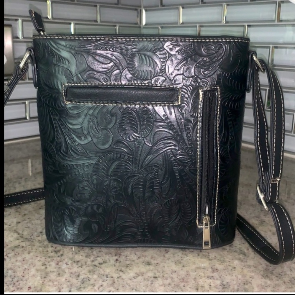 New Conceal Carry Crossbody bag - Picture 3 of 10